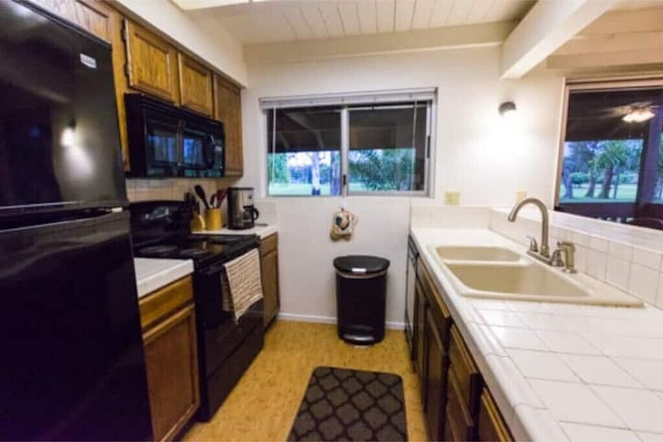 Fully equipt kitchen.