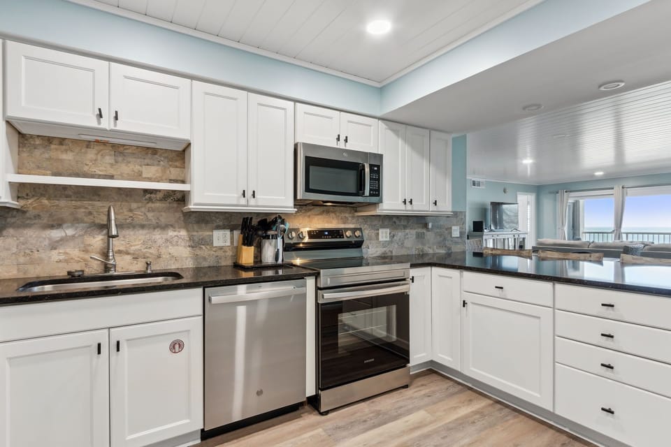 Ocean Views Greet You as you Enter the Condo
