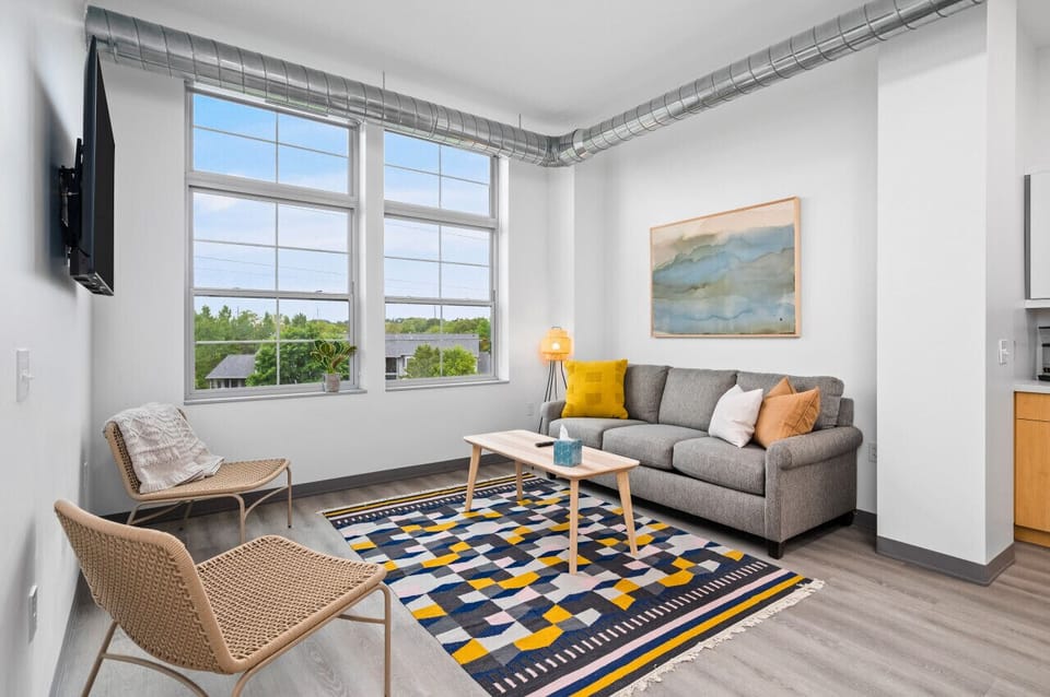 Bright and cozy living space 🌞🛋️