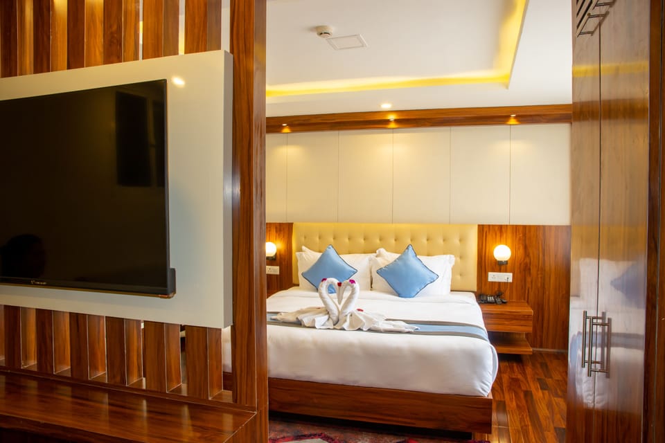 Family Suite | Iron/ironing board, free WiFi