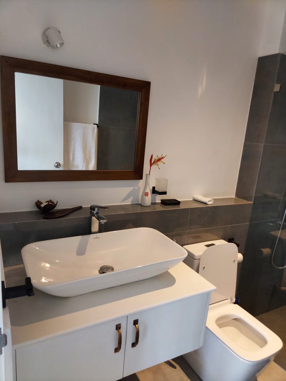 Ocean Breeze Residence Apartment in Negombo