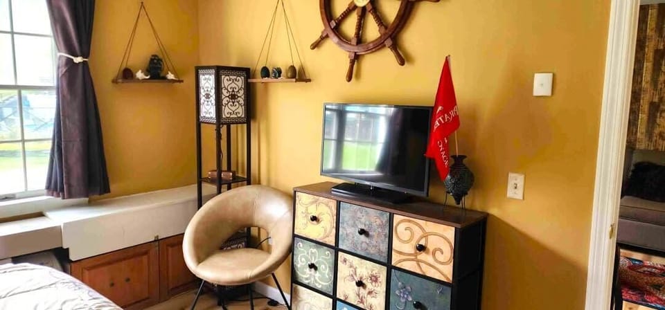 Ye Rest of Ye Bedroom