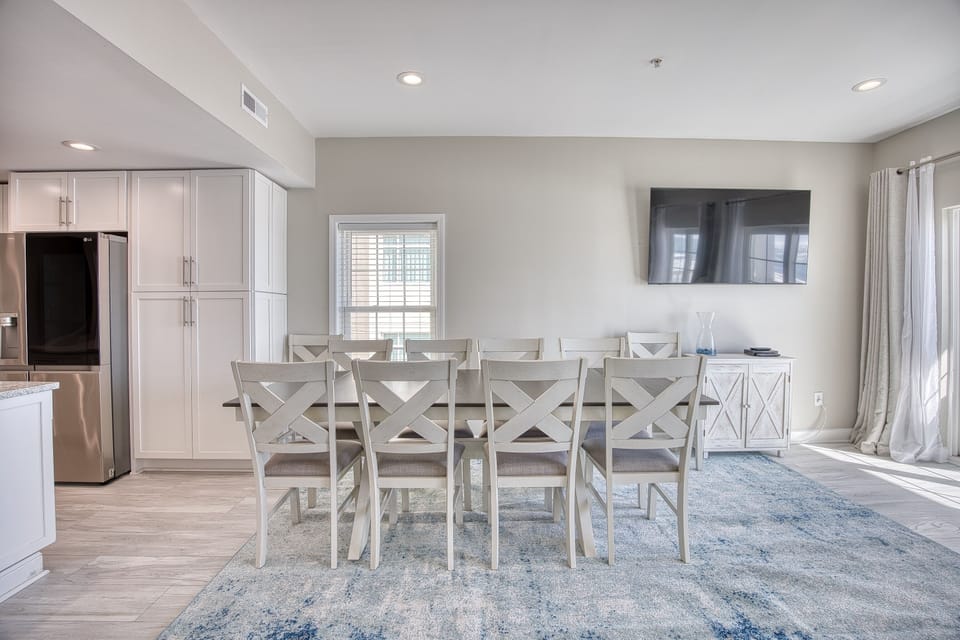 Dining Room Table 