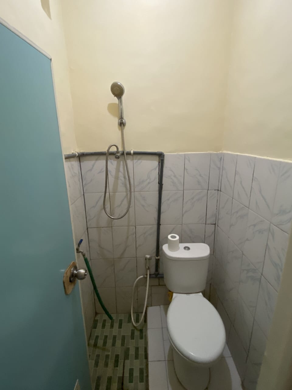 Basic Room | Bathroom