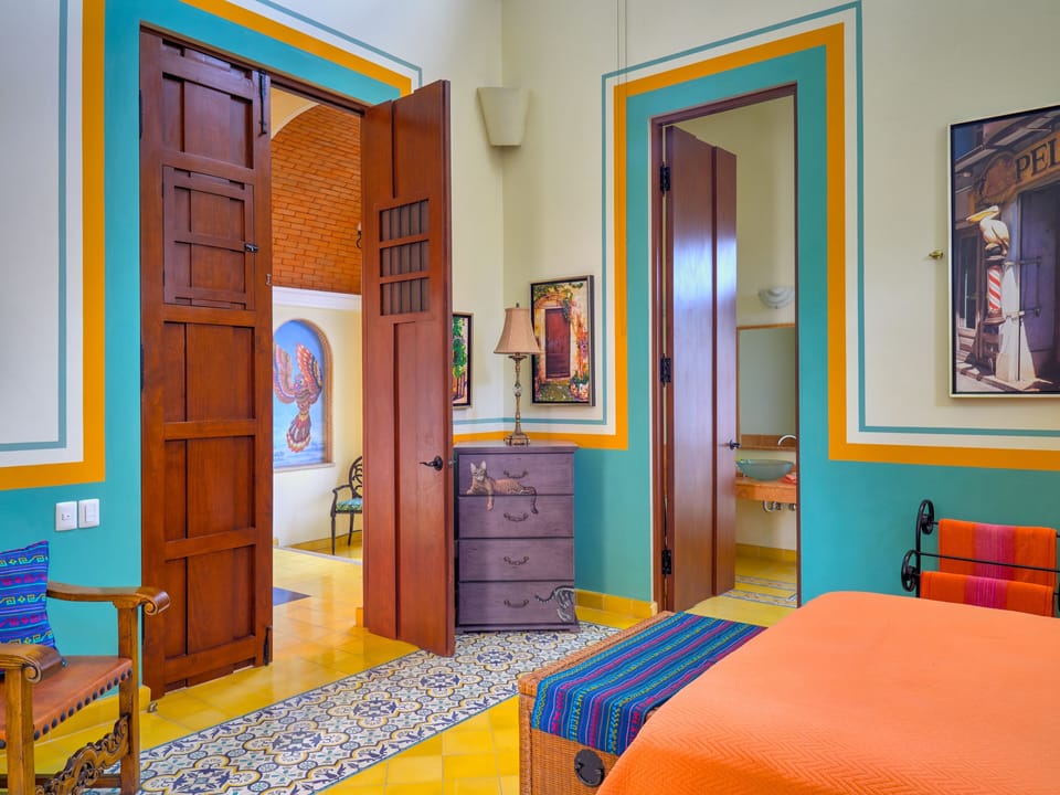 Classic Room | Egyptian cotton sheets, premium bedding, in-room safe, desk