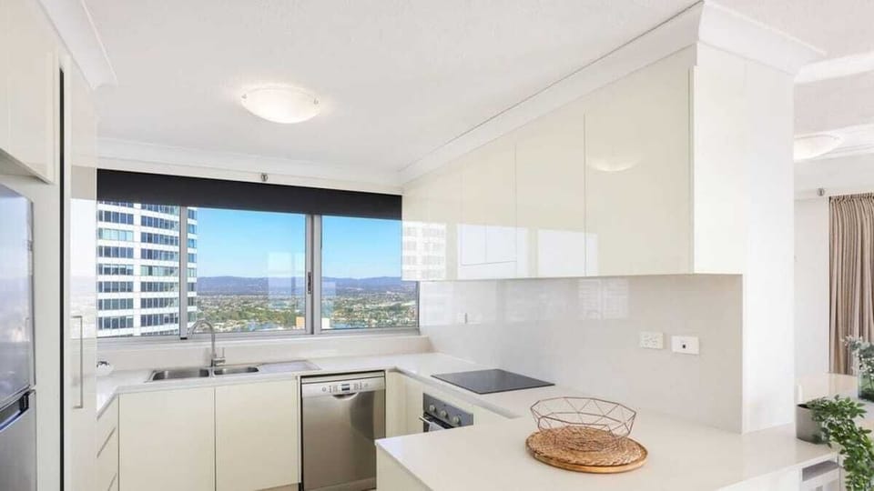 Full kitchen