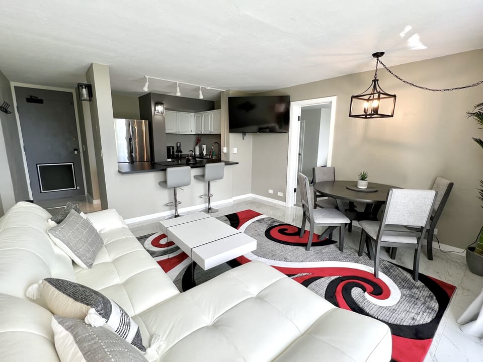 Condo | Living area | 40-inch flat-screen TV with cable channels, Netflix, streaming services