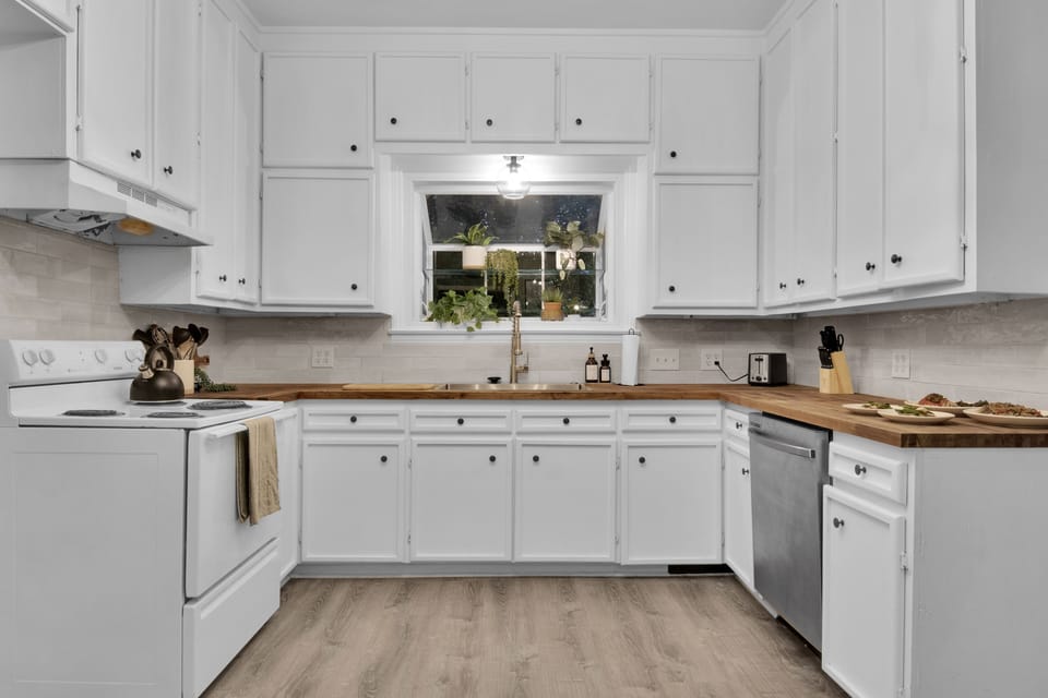 Cozy kitchen in historic Greenville home