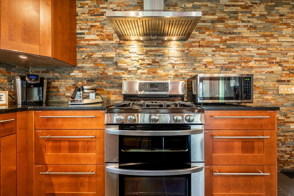 5 burner double oven makes cooking easy and fun! 