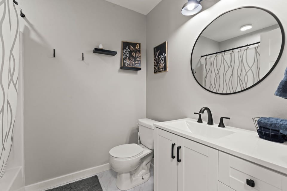 Upstairs Bathroom
