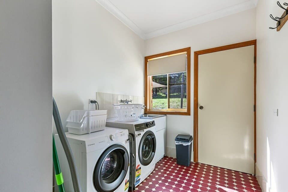 Laundry with Washing Machine + Dryer