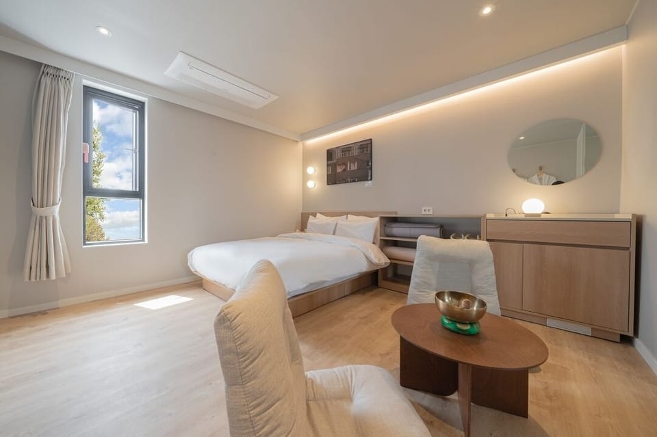 Yoga | Premium bedding, free WiFi, bed sheets