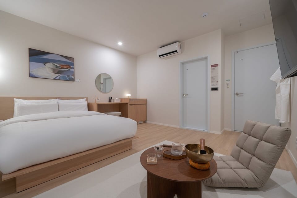 Meditation | Premium bedding, free WiFi, bed sheets