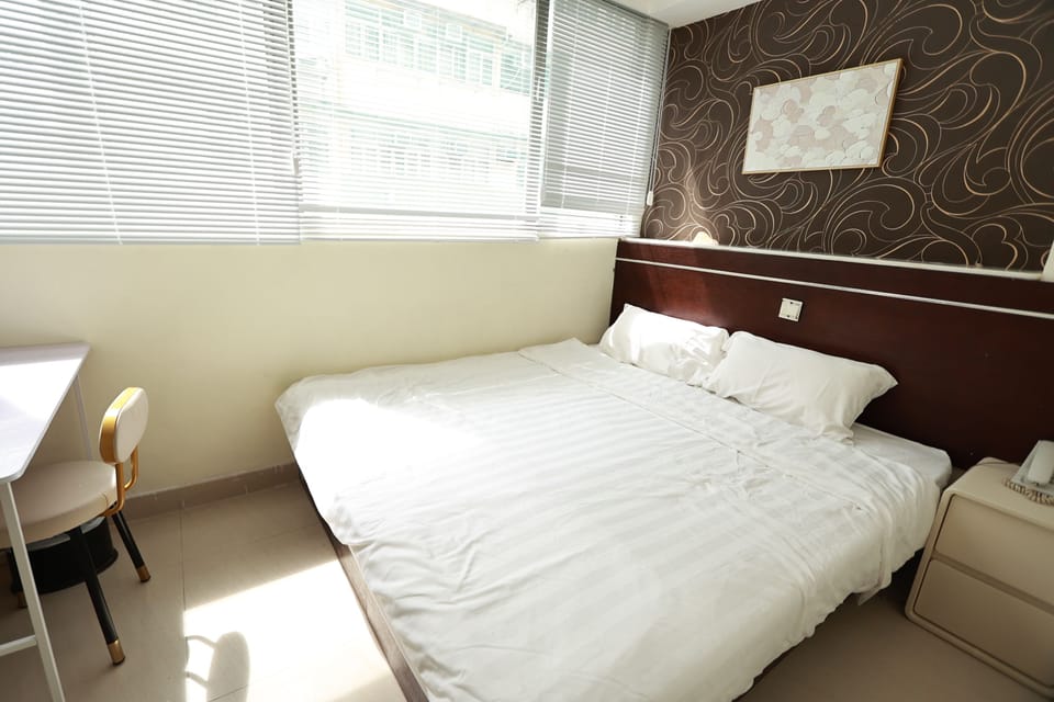Economy Double Room | Desk, soundproofing, free WiFi, bed sheets
