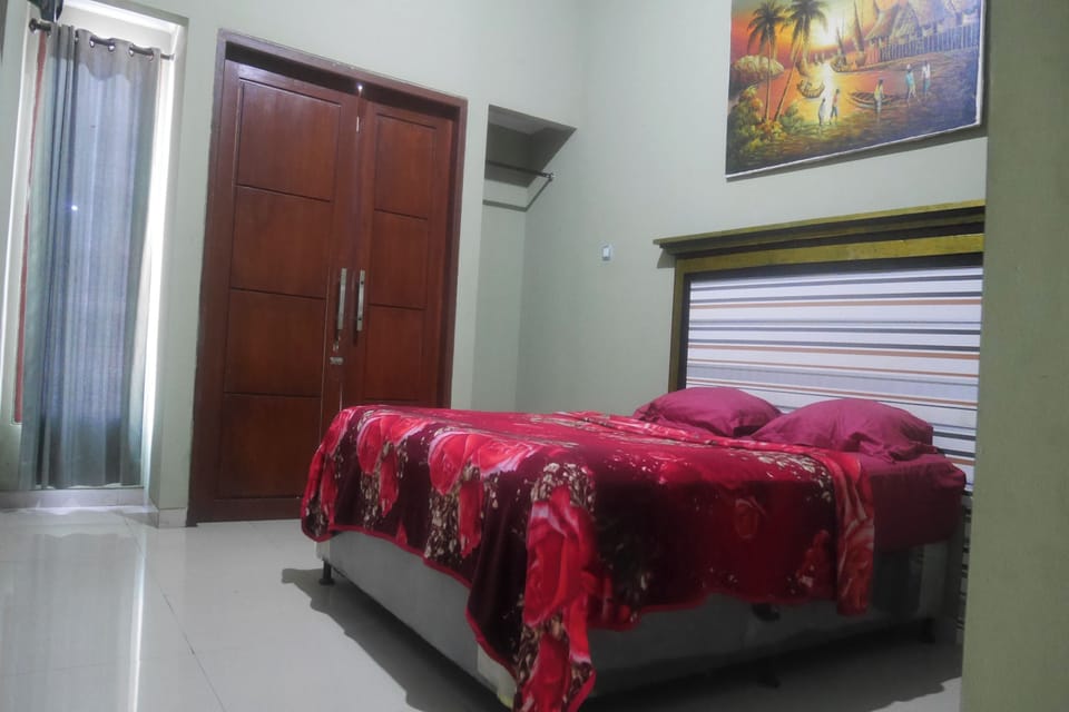 Deluxe Double Room | Free WiFi, bed sheets