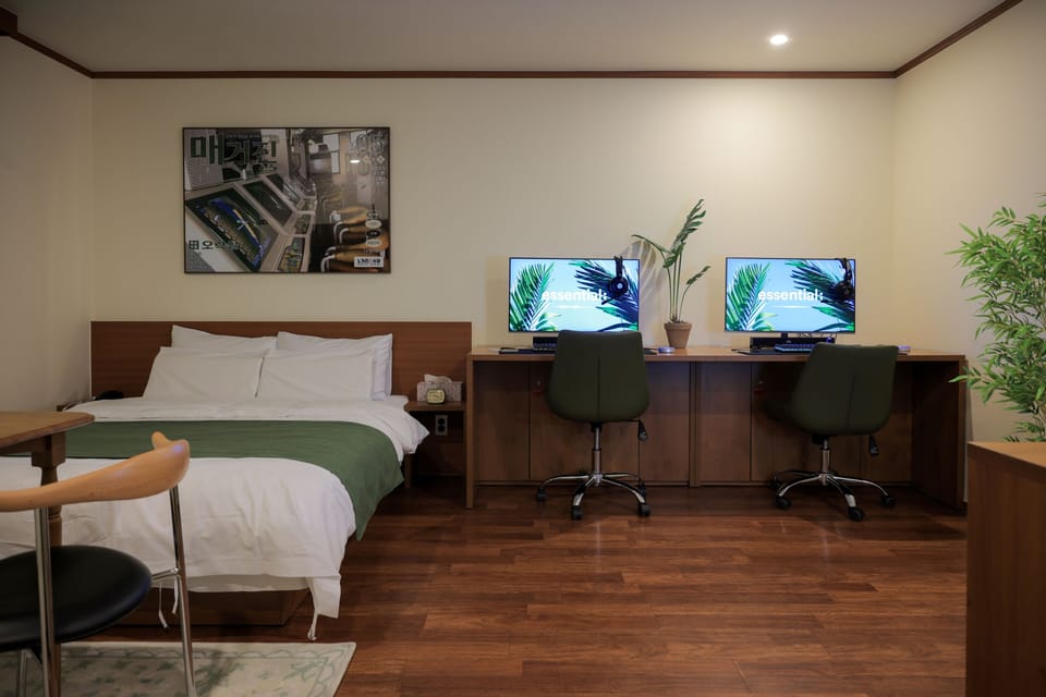 Premium bedding, down comforters, pillowtop beds, individually decorated