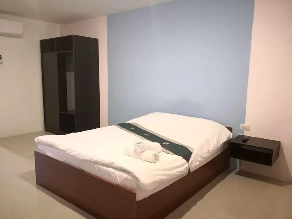Standard Apartment | 1 bedroom, bed sheets