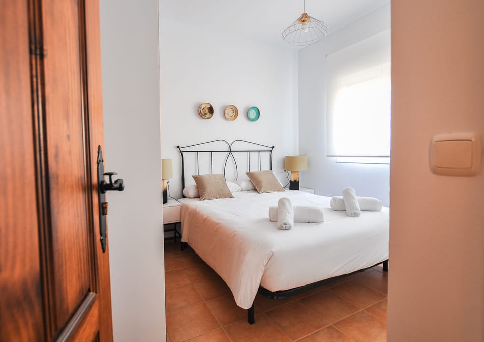 3 bedrooms, down comforters, individually furnished, soundproofing