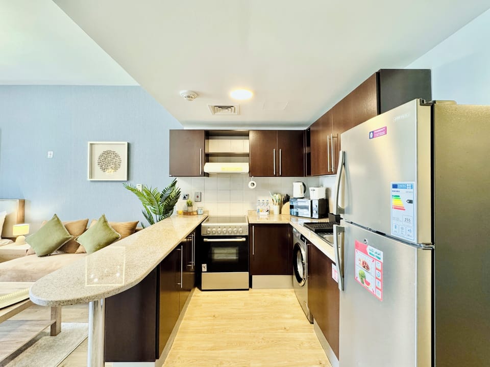Deluxe Studio | Private kitchen | Full-size fridge, microwave, oven, stovetop