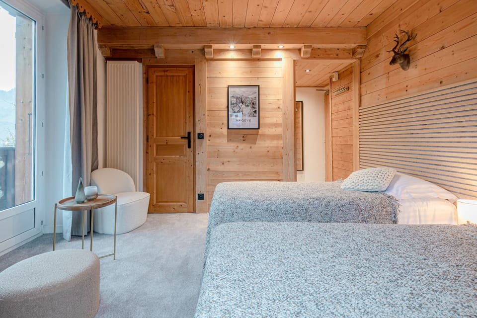 Comfort Twin Room | Desk, laptop workspace, WiFi (free), individually decorated