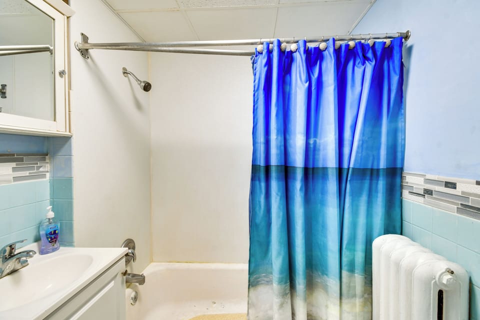 Rochester Escape w/ Hot Tub & Fire Pit! Apartment in Brighton
