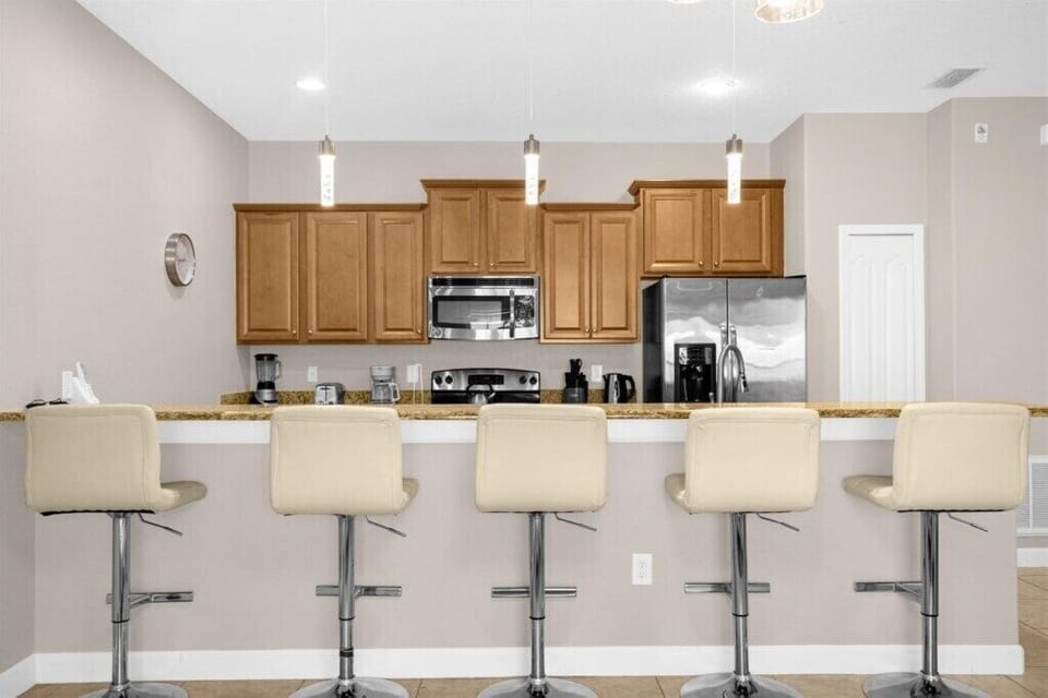 8969BismarckPalmRoad(8)