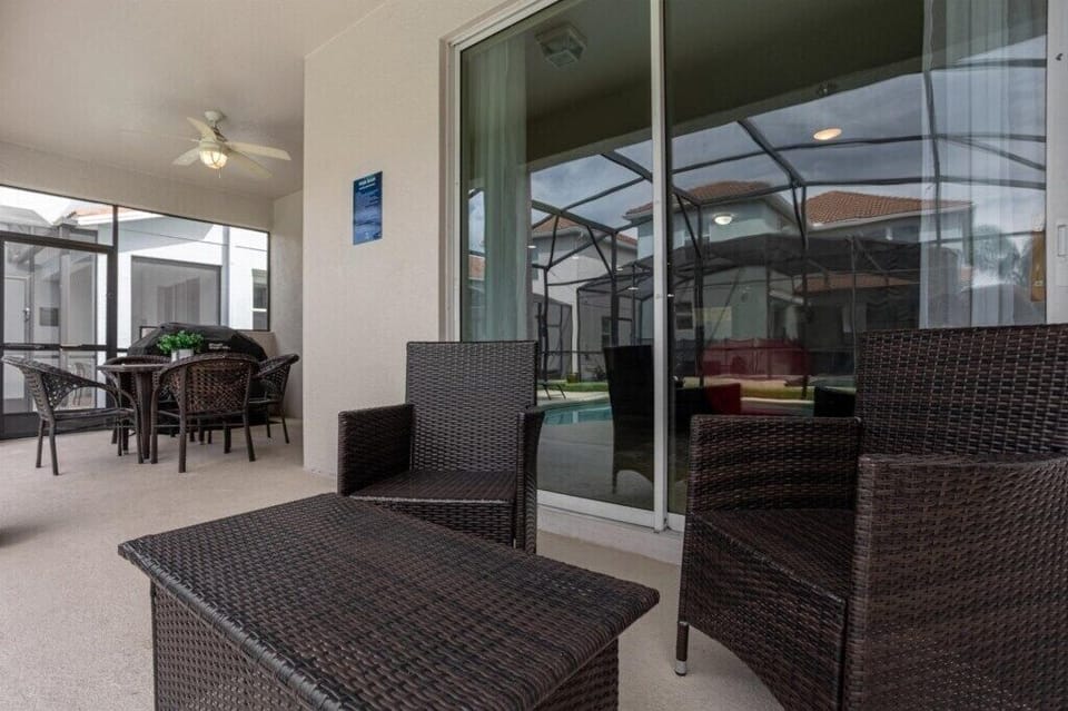 2964 Buccaneer Palm Road (36).jpg