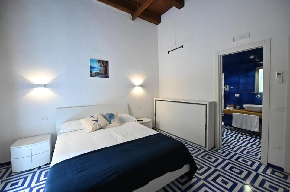 Superior Room | 1 bedroom, in-room safe, blackout drapes, soundproofing