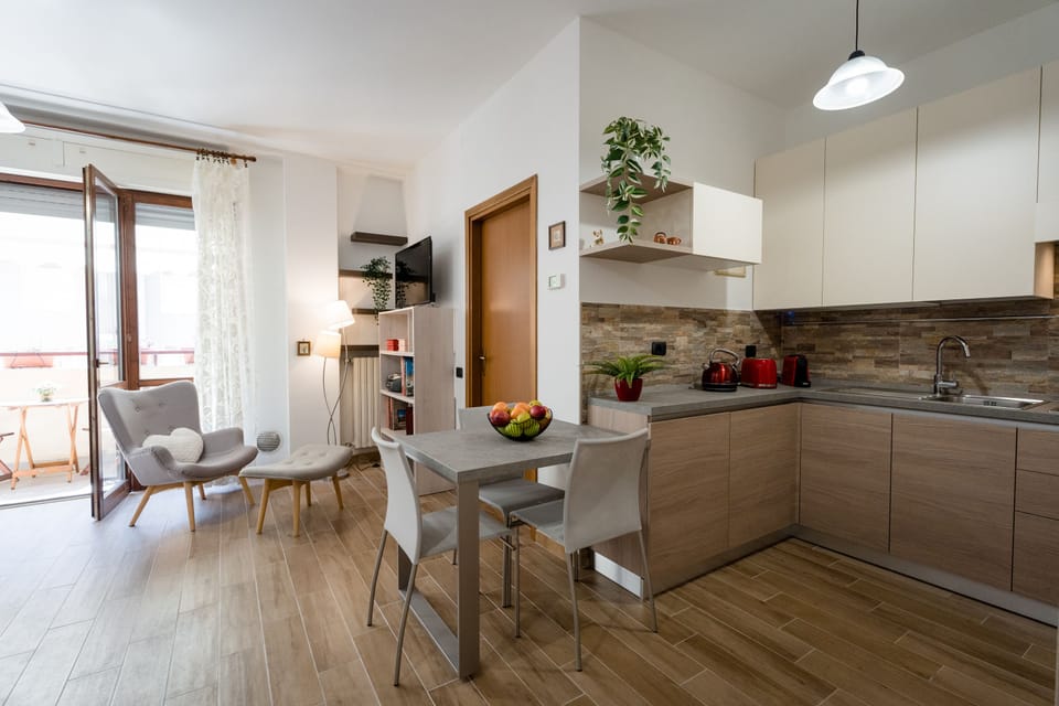 Comfort Studio | Private kitchen | Full-size fridge, microwave, stovetop, dishwasher