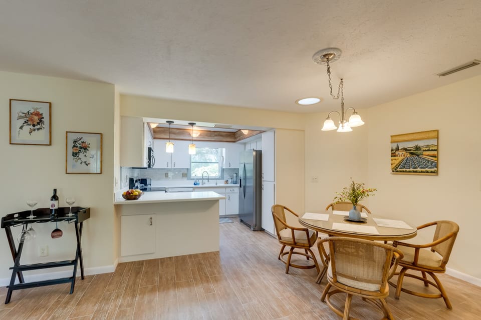 Dining Area | Dishware & Flatware