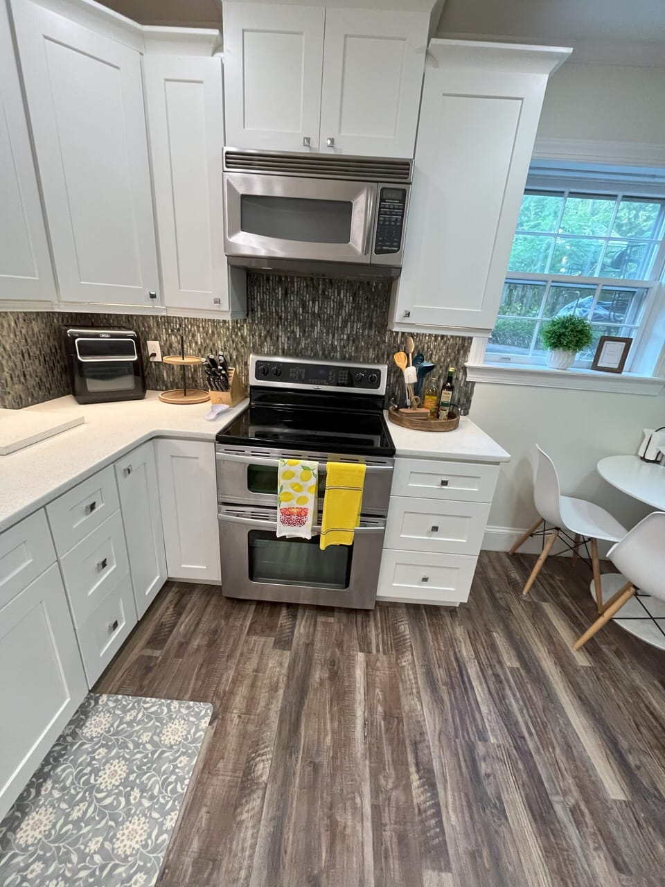 Built-in microwave and stainless steel double oven with smooth top