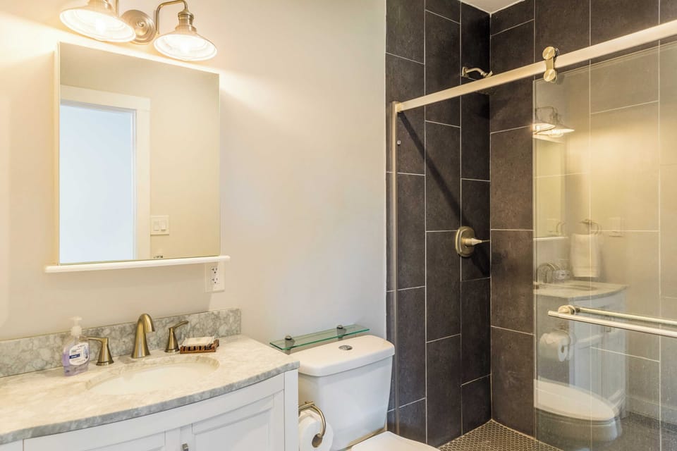 Chateau Coho by Avantstay Easy Beach Access Cottage in Greenbank