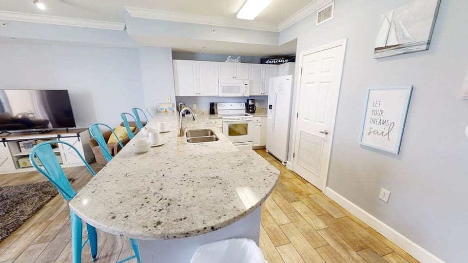 Kitchen with all the amenities!