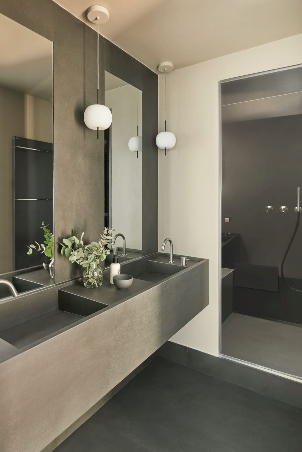 Deluxe Double or Twin Room | Bathroom | Shower, designer toiletries, hair dryer, bathrobes