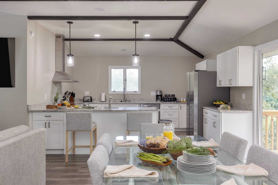 House (5 Bedrooms) | Interior