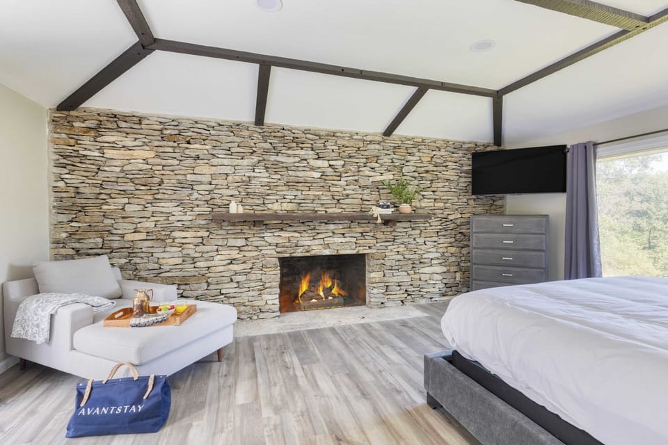 Amber Refresh by Avantstay Pool and Hot Tub Cottage in Tennessee