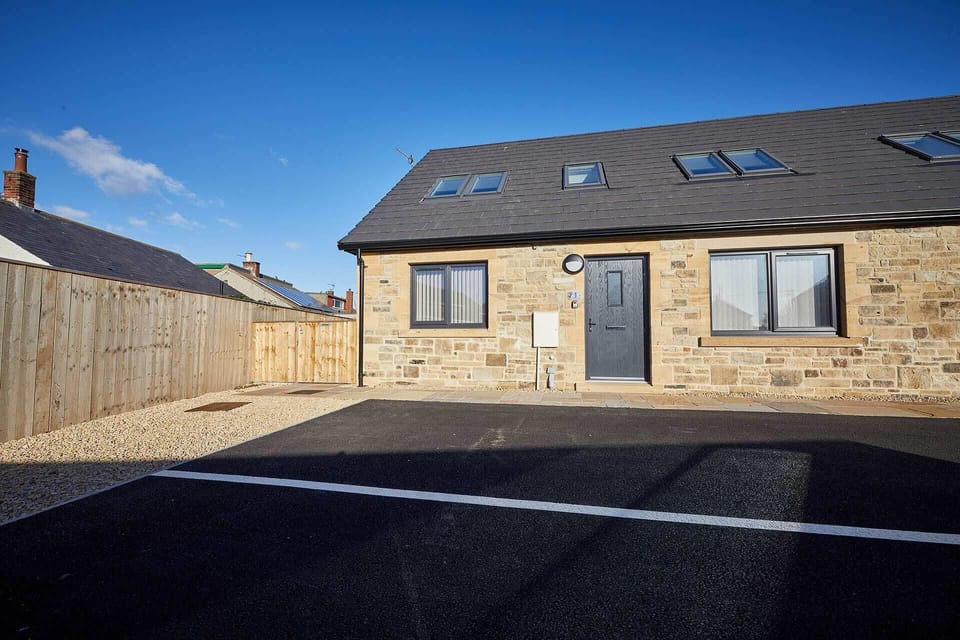 Host Stay Sunflower Cottage House in Seahouses
