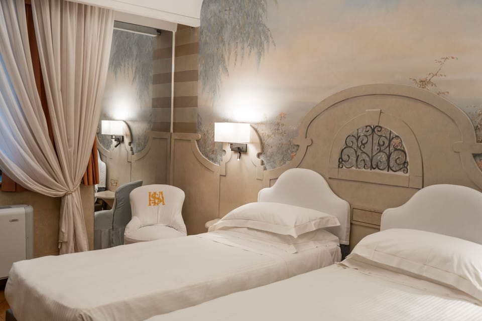 Classic Double Room, 1 Bedroom | Hypo-allergenic bedding, minibar, in-room safe, desk