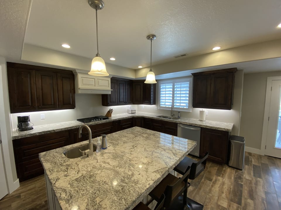 Chef's kitchen (fully stocked)