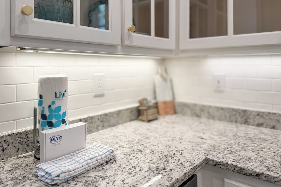 Kitchen amenities