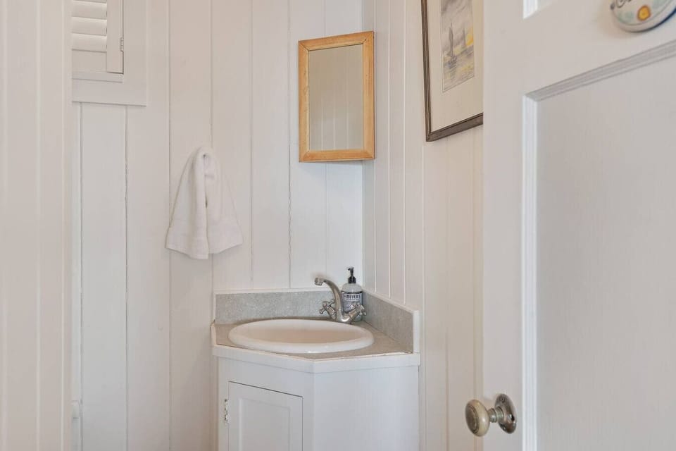 Half bathroom upstairs