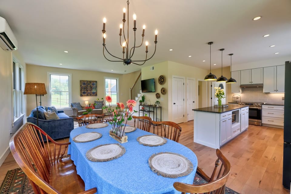 Picturesque Farmhouse Retreat Minutes from Stowe (2325)