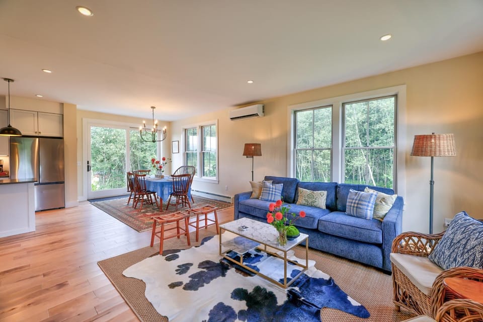 Picturesque Farmhouse Retreat Minutes from Stowe (2328)