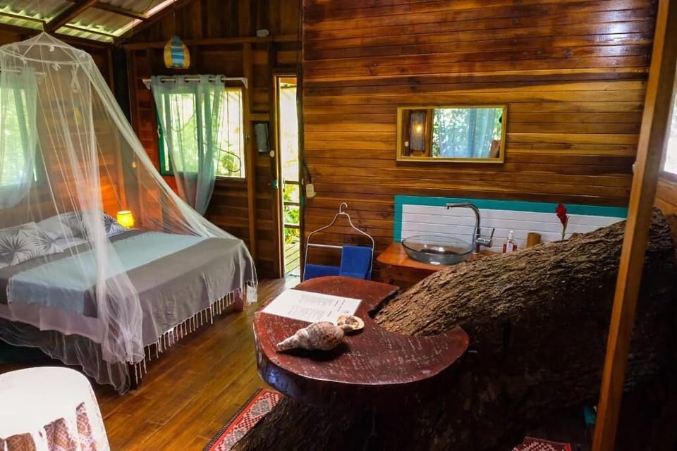 Exclusive House | Minibar, WiFi (free), bed sheets