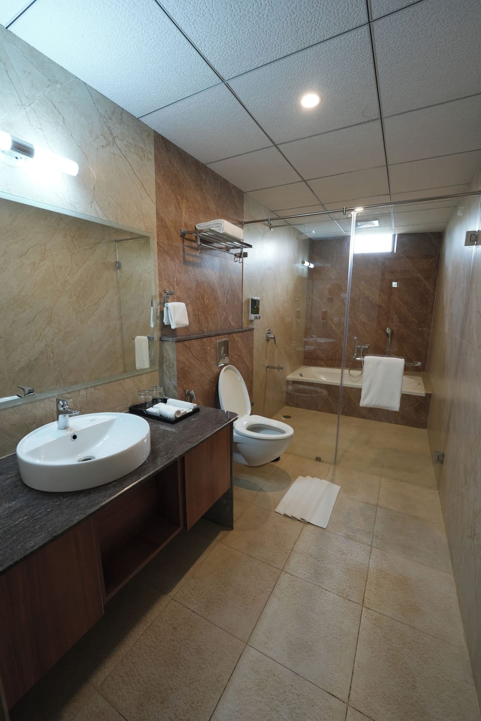 Standard Cottage | Bathroom | Free toiletries, hair dryer
