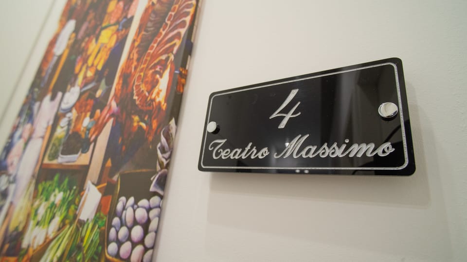 Room Teatro Massimo | In-room safe, desk, laptop workspace, blackout drapes