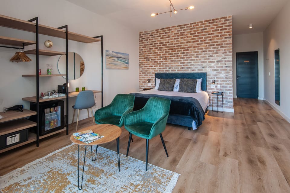 Premium bedding, memory foam beds, minibar, in-room safe