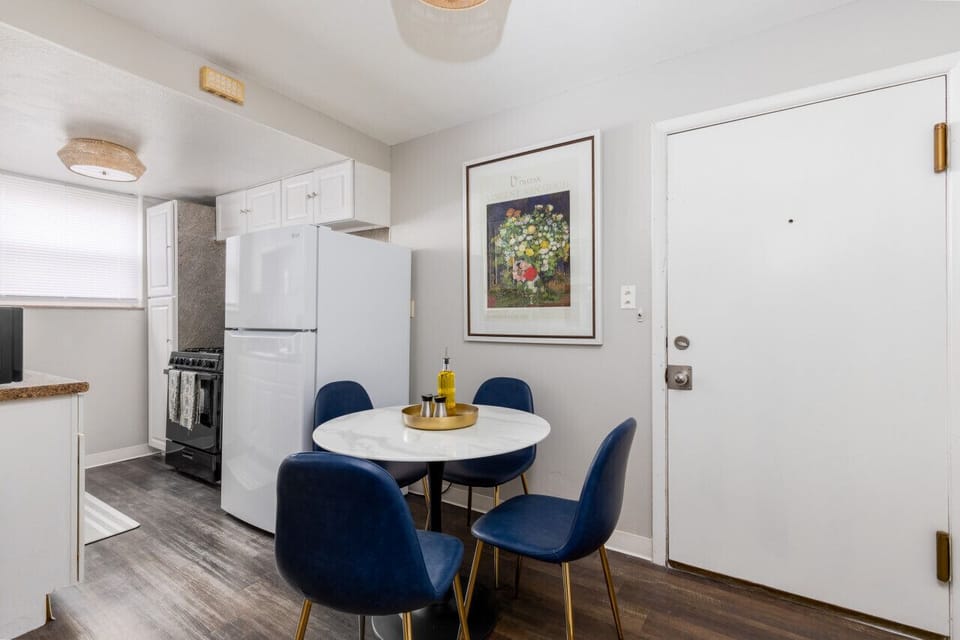 Savor your meals in this dining set for 4 guests