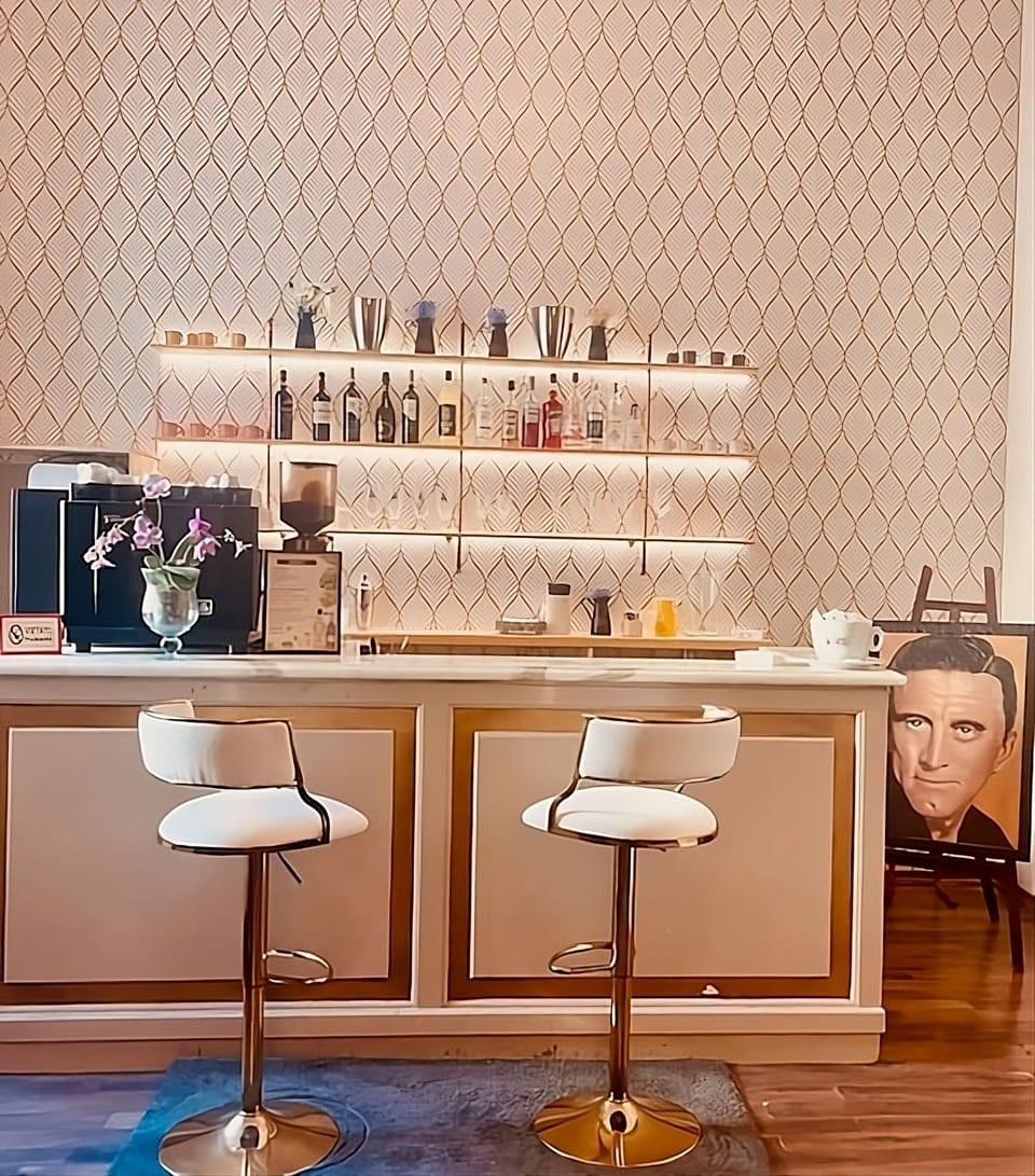 Room, 1 Bedroom, Smoking, Balcony | Bar (on property)