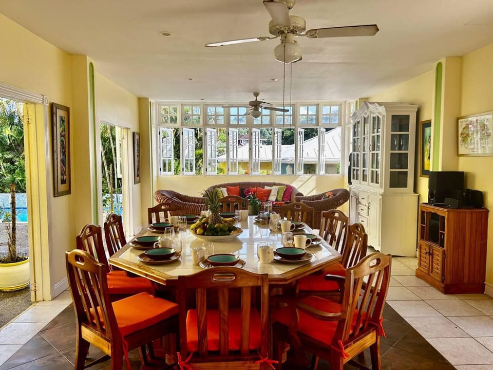 Villa | Dining